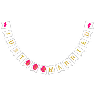 「たった今結婚しました」金ゴールドマゼンタハート バンティングフラッグ