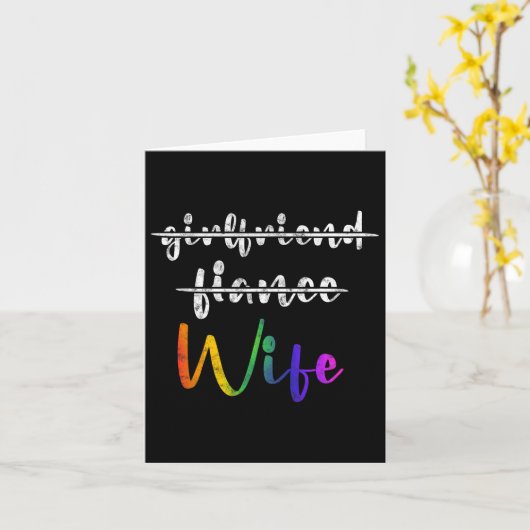 たった今結婚しましたLGBTウェディングパーティレズビアン妻ティーH カード (黄色い花)