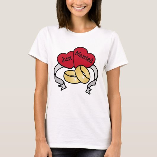 たった今結婚しましたtシャツ tシャツ (正面)