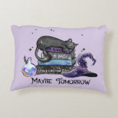たぶん明日 – Black Cat, Books & Witchy Vibes アクセントクッション (裏面)