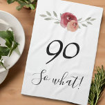 だからおもしろい水の色フローラ90誕生日 キッチンタオル<br><div class="desc">だからおもしろい水の色のフローラ90番目の誕生日キッチンタオル。フローラデザインスクリプト90だから何。このデザインは前向き引用文90を備えおもしろい、トレンディースクリプトの中で何か、美しい水の色の赤いバラと小枝。90歳の女素晴らし性の祝誕生日に使うキッチンタオル。</div>