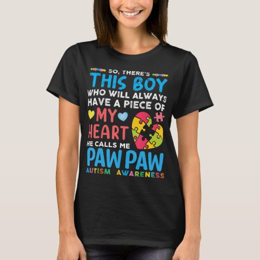 だから、この男の子は、いつも曲を持っている  Tシャツ (正面)
