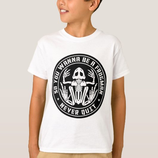 だから、フロッグマンになりたいと思う"決していない"パやめッチ Tシャツ (正面)