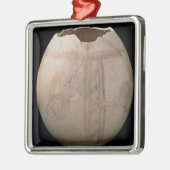 だちょうの卵はプイグdeからのつぼの形で切れました メタルオーナメント (左)