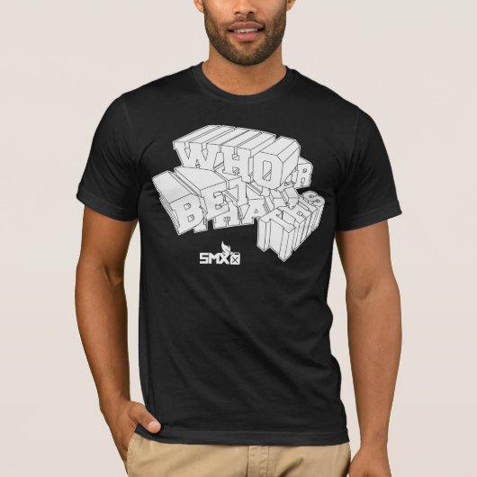 だれがこれよりよくするか Tシャツ (正面)