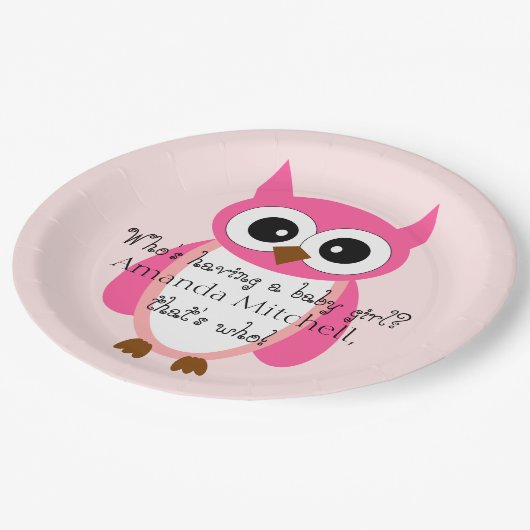 だれが女の赤ちゃんがあっていますか。 ピンクのフクロウのベビーシャワー ペーパープレート (アングル)