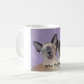 だれが"マグを膨らませたか"シャム笑うこと コーヒーマグカップ (正面左)