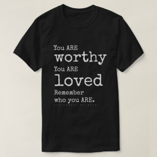 だれであるか覚えて下さい(暗闇) Tシャツ