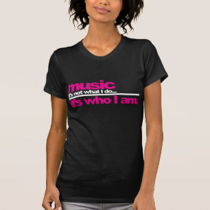 だれであるか音楽か-私が Tシャツ
