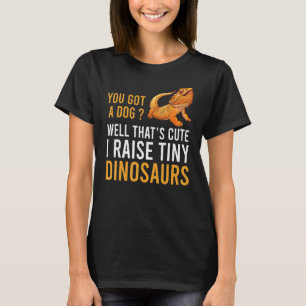 ちっぽけな得恐竜を育てる犬よ Tシャツ