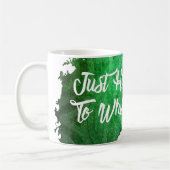 ちょうどここにマグ-緑--を笛を吹くため コーヒーマグカップ (左)