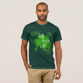 ちょうどシャムロックのSt patricks dayのTシャツ Tシャツ (正面フル)