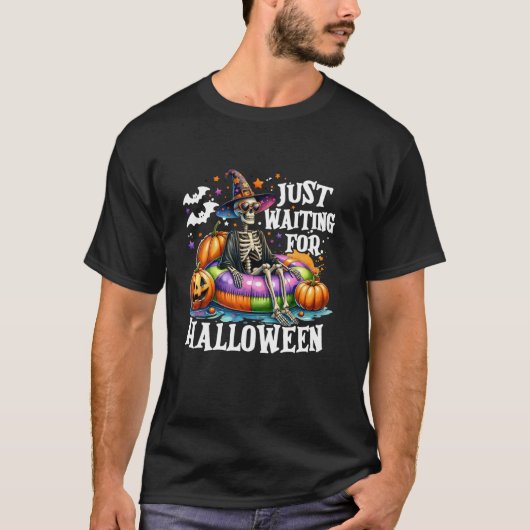 ちょうどハロウィーンの魔女スケルトンジャックO Lを待っている Tシャツ (正面)