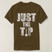 ちょうど先端ダーツピンおもしろい射撃、 発砲ダーツメンズ Tシャツ (デザイン正面)