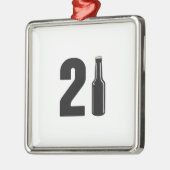 ちょうど回された21ビール瓶の第21誕生日 メタルオーナメント (左)