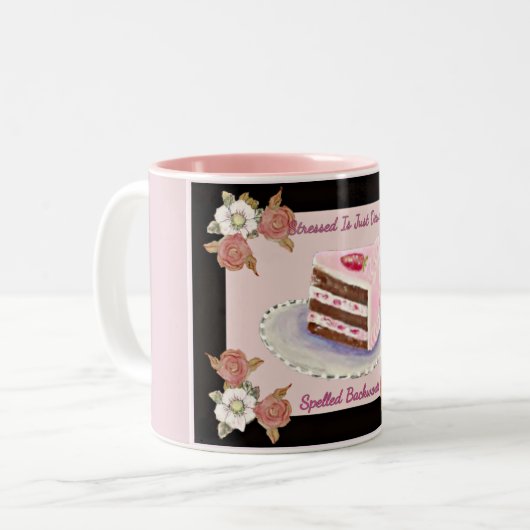 ちょうど後方にデザートによって綴られる~のマグは~Stressed ツートーンマグカップ (正面左)