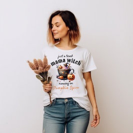 ちょうど疲れたママ魔女おかしいハロウィンママコーヒー Tシャツ