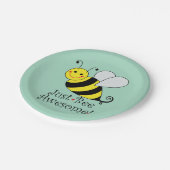 ちょうど蜂の素晴らしいのまわりに ペーパープレート (アングル)