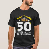 ちょうど50歳の古い150誕生のために冷たい1を回した Tシャツ (正面)