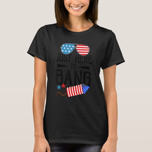ちょうどBang Fireworks愛国心の7月4日に Tシャツ (正面)