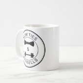 ちょうネクタイおよびバーベルのマグ コーヒーマグカップ (正面左)