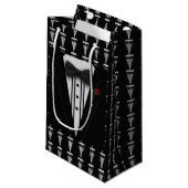 ちょうネクタイが付いている黒いタキシード スモールペーパーバッグ (正面アングル)