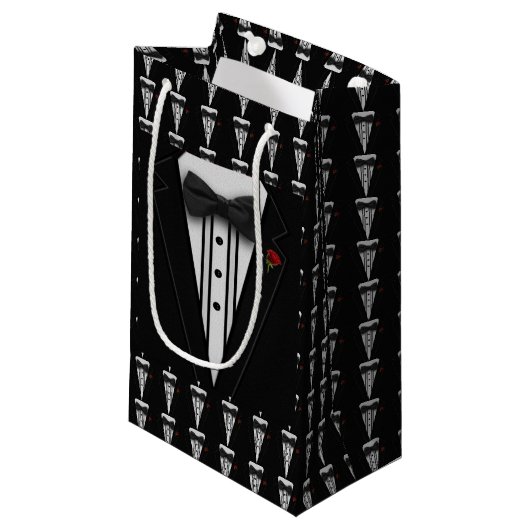 ちょうネクタイが付いている黒いタキシード スモールペーパーバッグ (正面アングル)