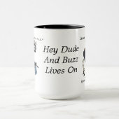 ちょっと男およびぶんぶん言う音のコーヒー・マグ マグカップ (中央)