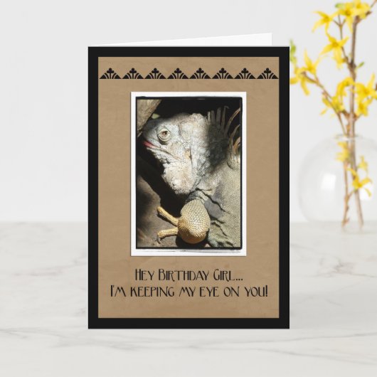 ちょっと誕生日の女の子! -イグアナのユーモア カード (黄色い花)