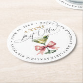 ちょっぴり年をとったマティーニ ピンクの蝶ネクタイ 誕生日 ラウンドペーパーコースター (アングル)