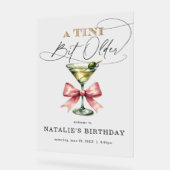 ちょっぴり年上のおしゃれなマティーニ ピンクの蝶ネクタイ ウェルカム アクリルサイン (傾斜)