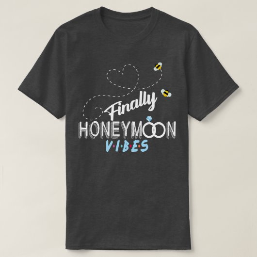 ついにハネムーンの雰囲気　花嫁　新郎　ハネムーン ヴァ Tシャツ (デザイン正面)