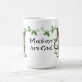 つたにぶら下がる小さなサル コーヒーマグカップ (中央)