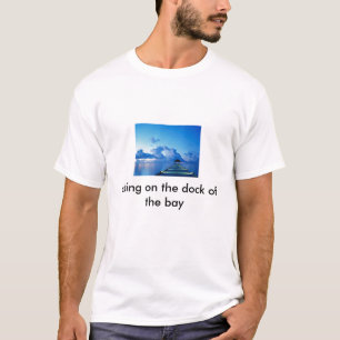 つなぎま、湾の波止場で置かれます Tシャツ