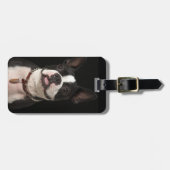 つばを持つボストン微笑のテリア ラゲッジタグ (正面横)