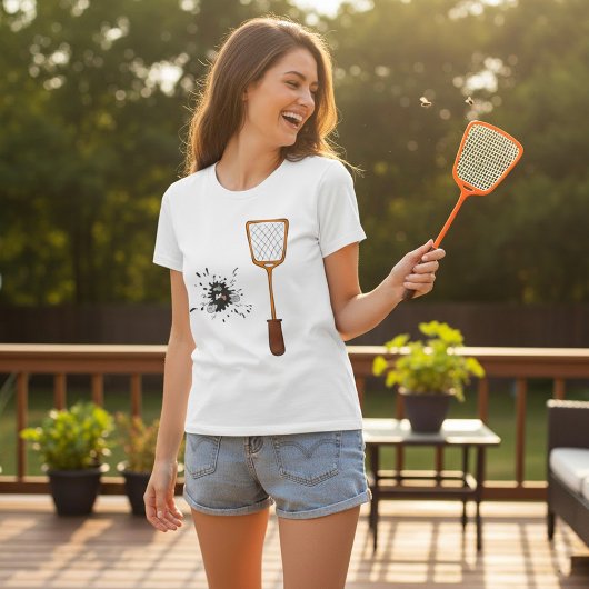 つぶれたハエとハエ叩きの死んだ虫のユーモア Tシャツ