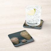 つぼは動物のさまざまなフリーズによって飾りました コースター (右側)