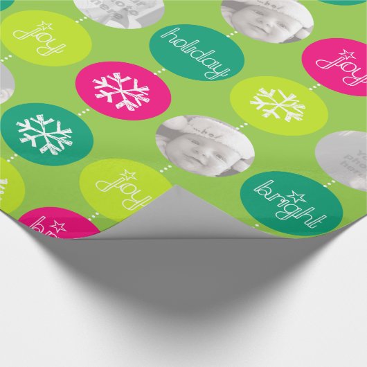 つまらないもの緑パターンクリスマスの家族写真 ラッピングペーパー (角)