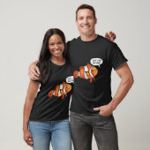 つまらないカクレクマノミ - 笑わせる気ゼロ Tシャツ (ユニセックス)