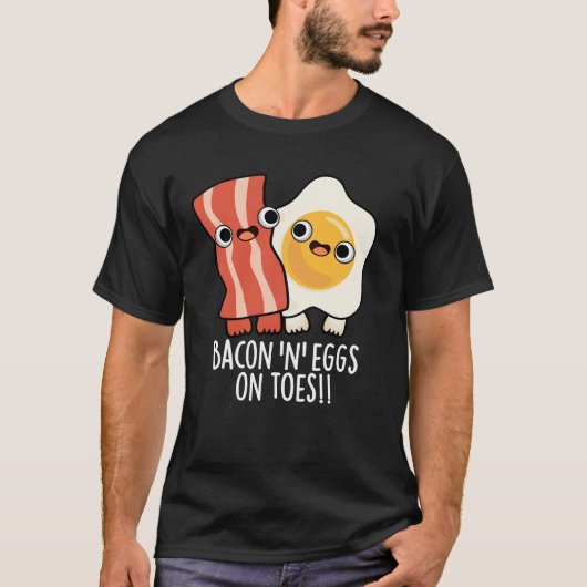 つま先にベーコンエッグが乗った面白トーストのダークBG Tシャツ (正面)