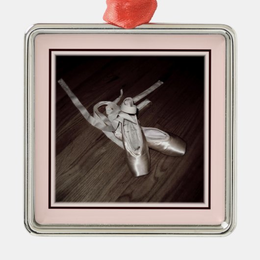 'つま先シューズ'オーナメント メタルオーナメント (正面)