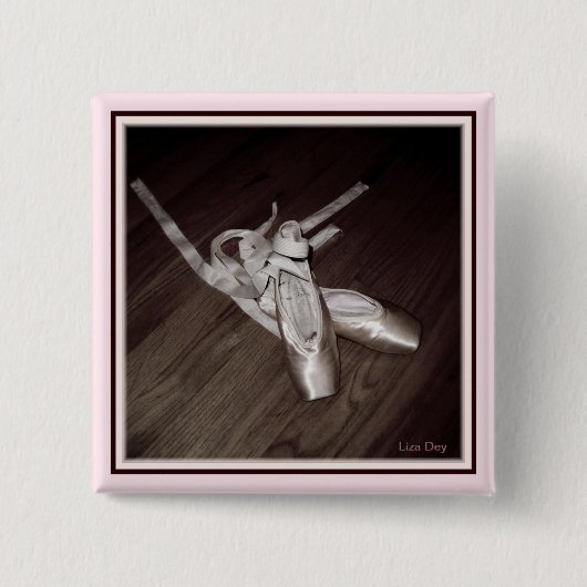 'つま先シューズ'角ピン 缶バッジ (正面)