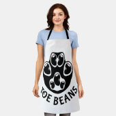 つま先豆 – 黒豆 エプロン (着用した状態)