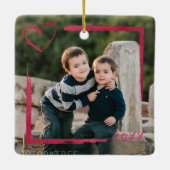 つや消し正方形の輪郭とハート写真年 セラミックオーナメント (裏面)