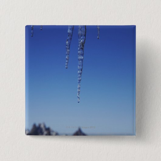 つららおよび雪で覆われた山 缶バッジ (正面)
