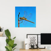 つる芸術的On Dragonfly Against Cerulean Blue ポスター (ホームオフィス)