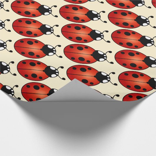 てんとう虫のてんとう虫カブトムシの赤く黒いパターン ラッピングペーパー (角)