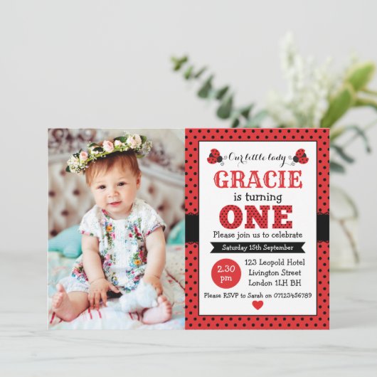 てんとう虫の第1誕生日の女の子のパーティの招待状 招待状 (スタンド正面)