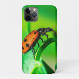 てんとう虫の葉 iPhone 11 PROケース