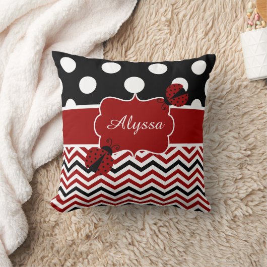 てんとう虫の赤く黒くパーソナライズな枕 クッション (ブランケット)